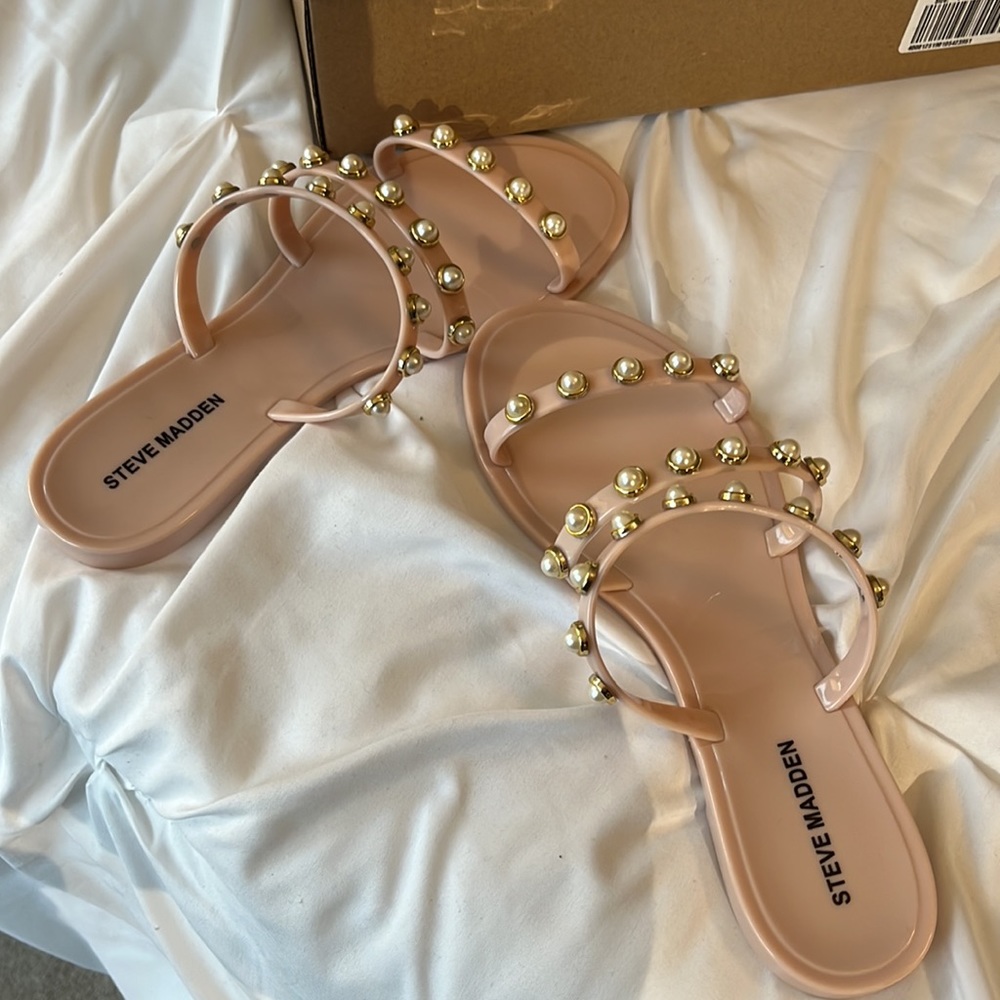 NWBox- Steve Madden sandals- Yalsa Blush